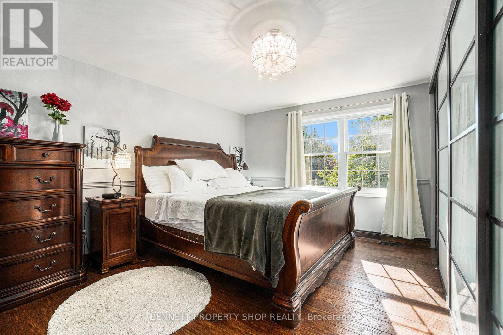 21 Pattermead Crescent, Ottawa, Ontario K1V 0A1 - Photo 13 - X12437601