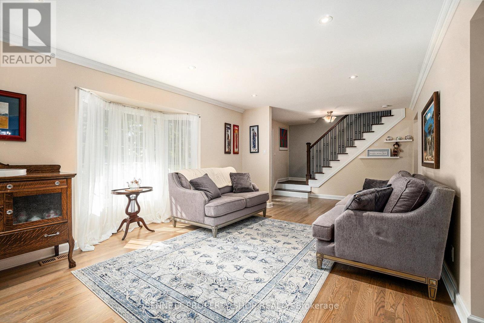 21 Pattermead Crescent, Ottawa, Ontario K1V 0A1 - Photo 7 - X12437601