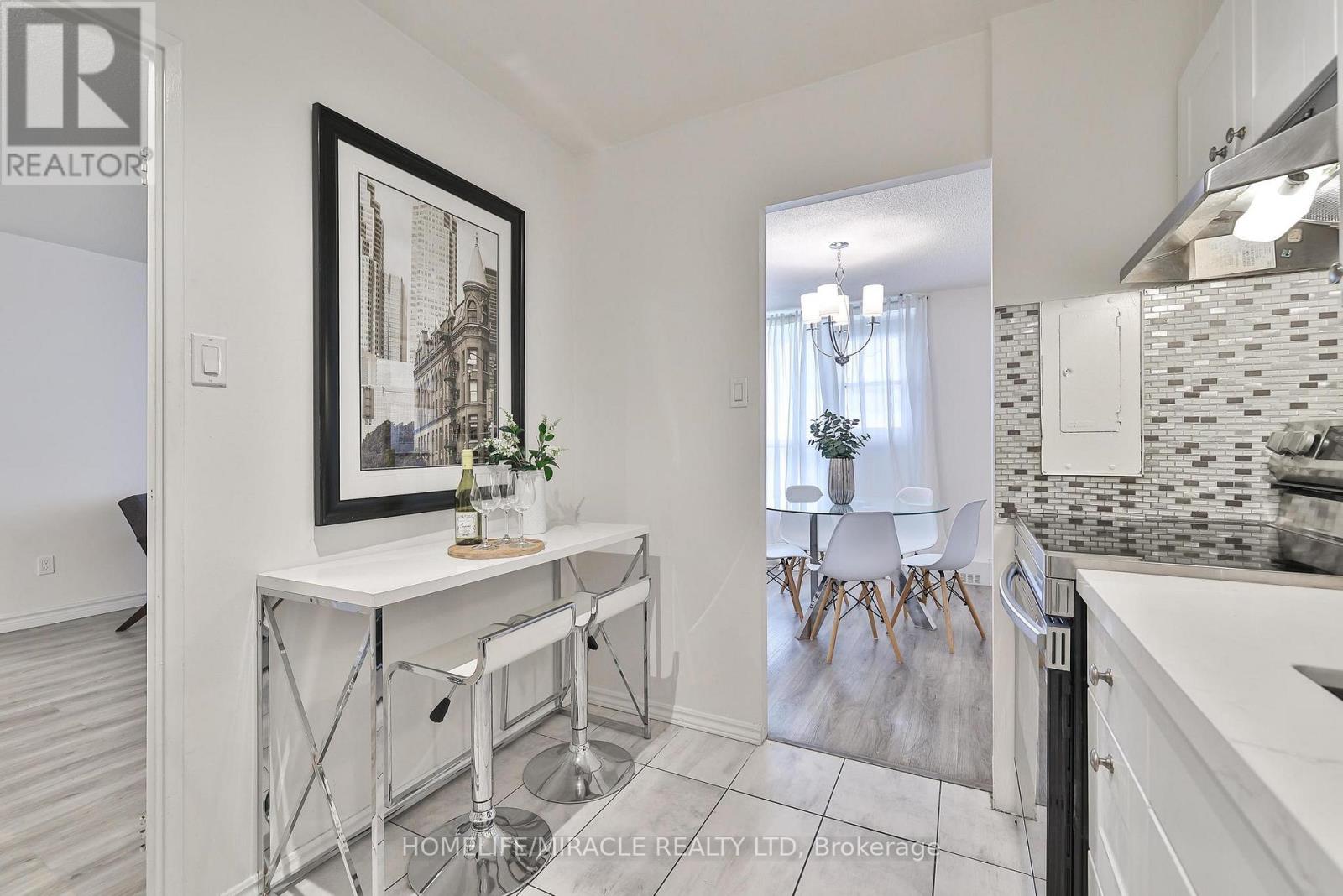 1706 - 3390 Weston Road, Toronto, Ontario  M9M 2X3 - Photo 14 - W12580474