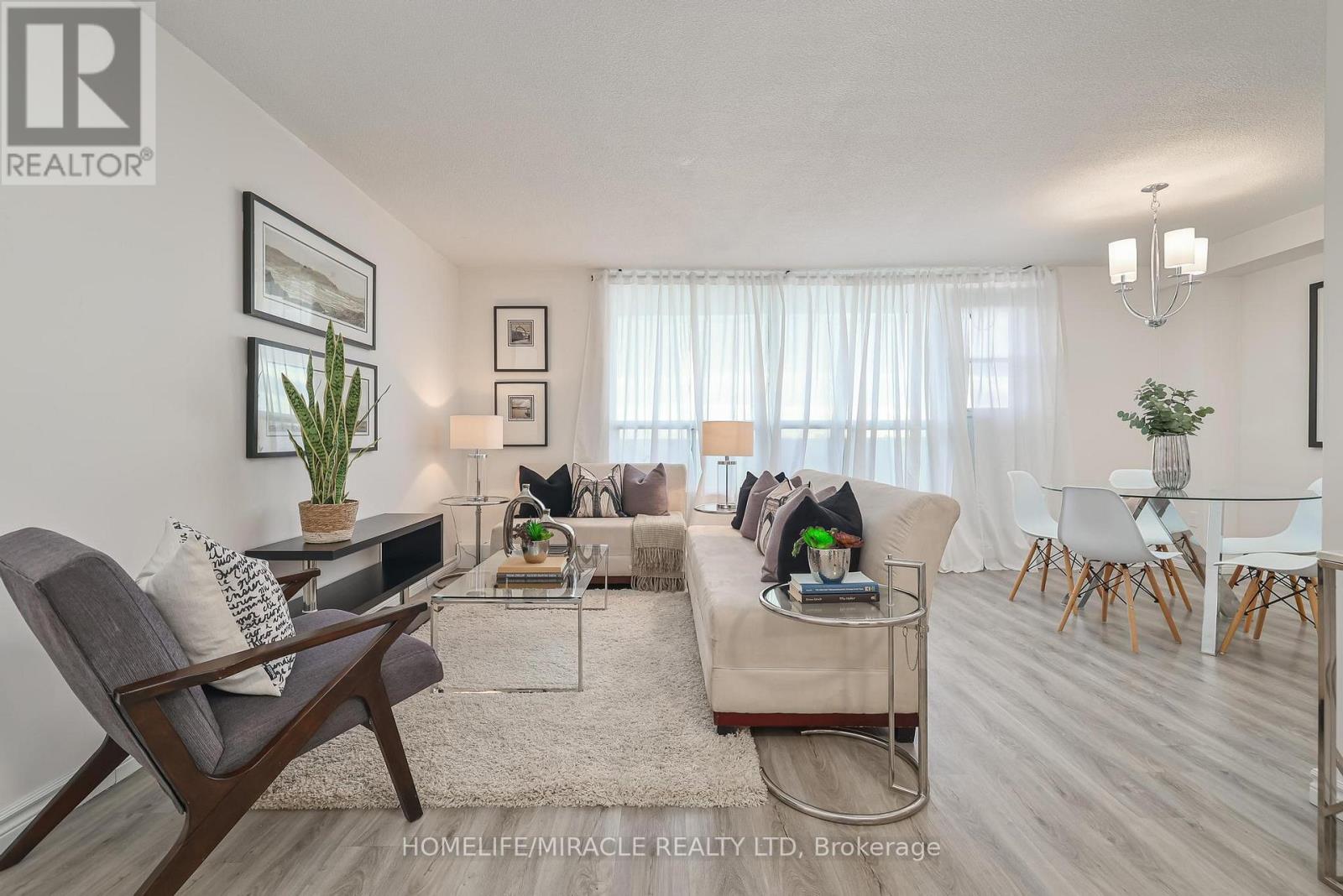 1706 - 3390 Weston Road, Toronto, Ontario  M9M 2X3 - Photo 3 - W12580474