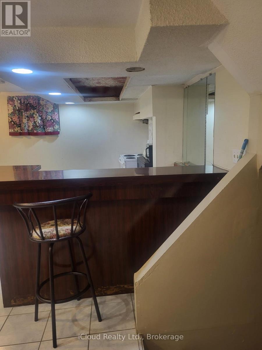 Bsmt - 7616 Discus Crescent, Mississauga, Ontario  L4T 2V3 - Photo 3 - W12580486