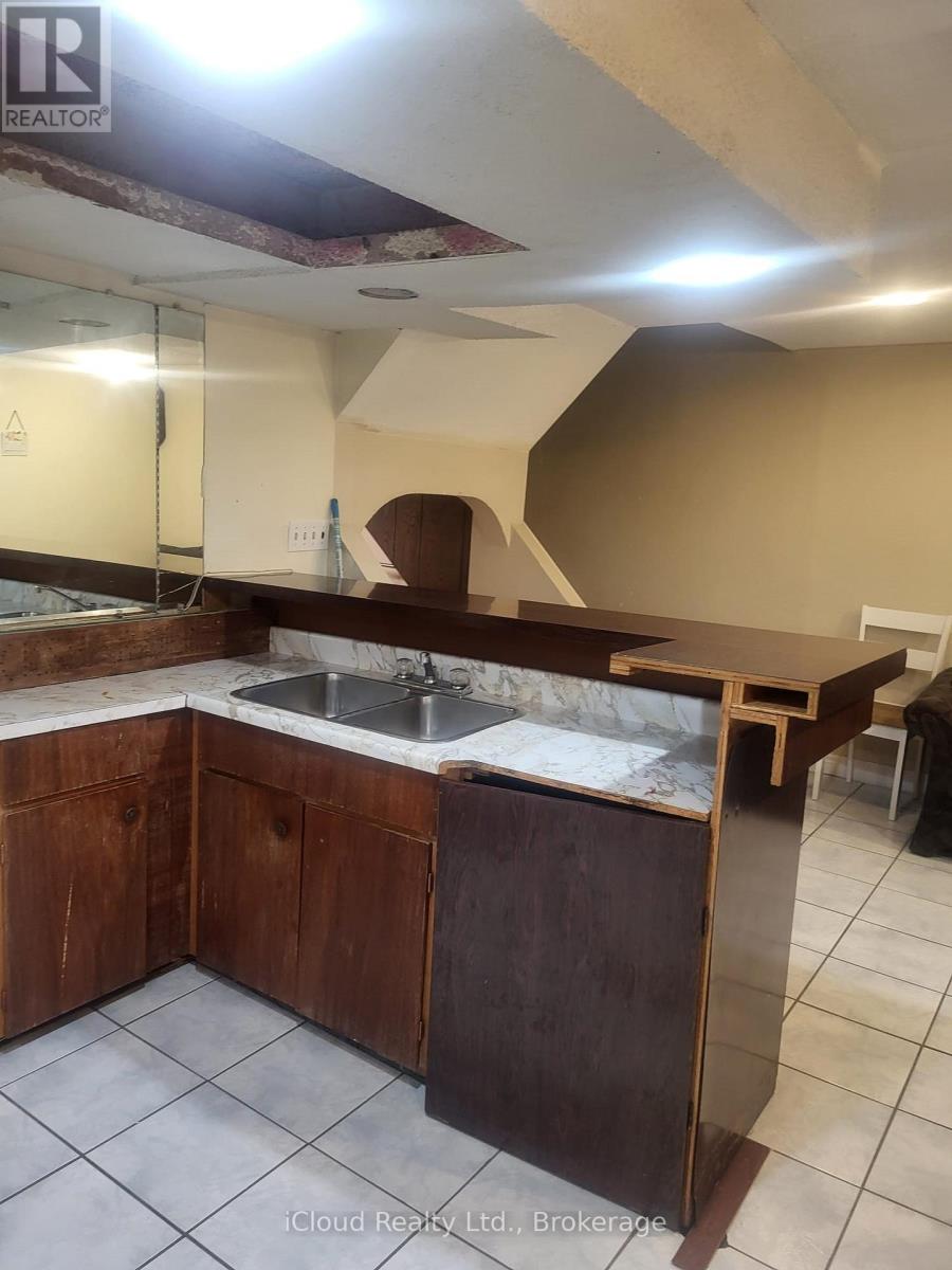 Bsmt - 7616 Discus Crescent, Mississauga, Ontario  L4T 2V3 - Photo 7 - W12580486