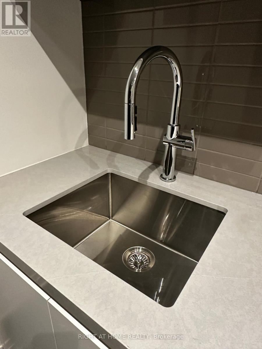 4211 - 4015 The Exchange, Mississauga, Ontario  L5B 0N9 - Photo 27 - W12577360