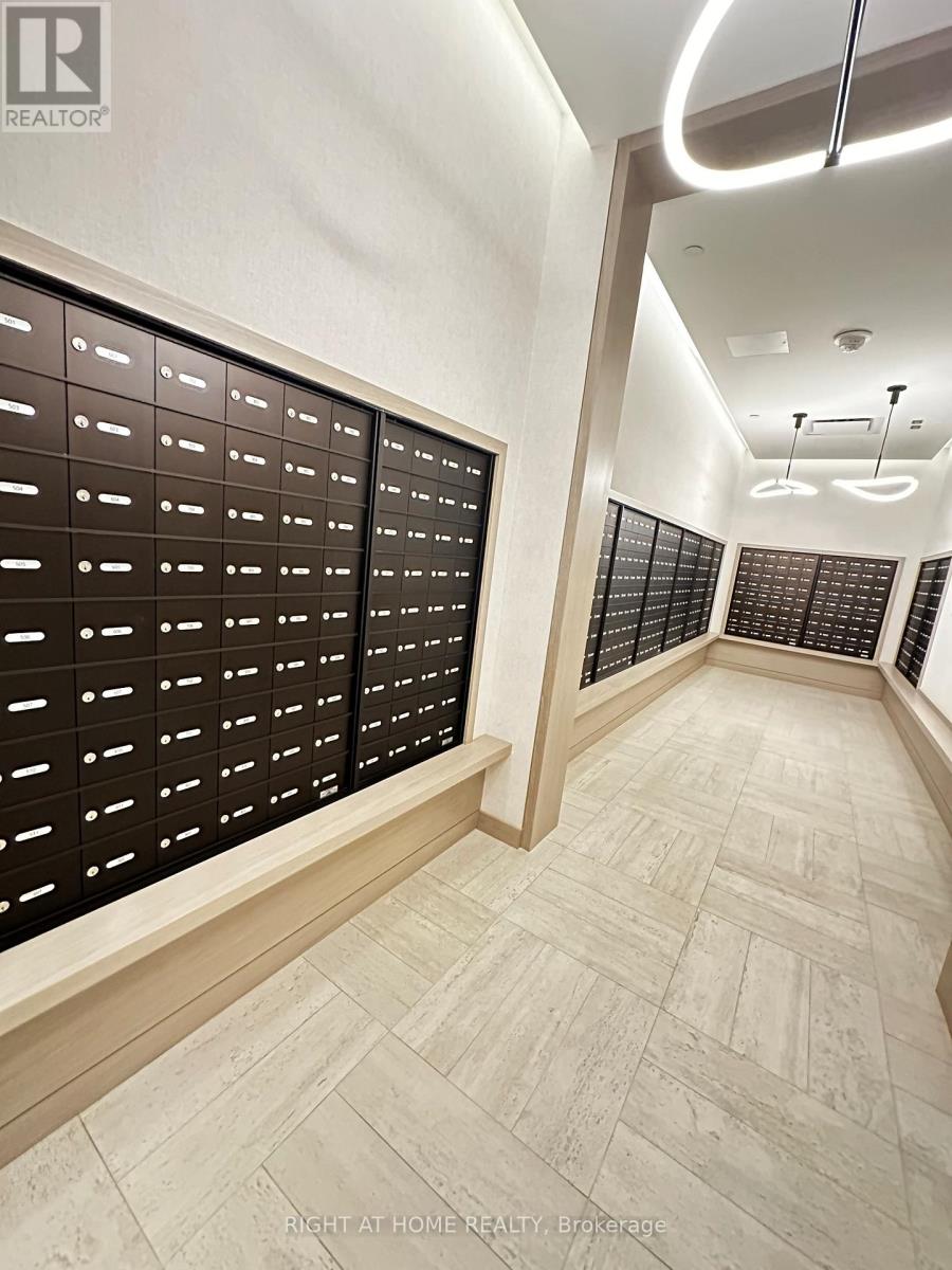 4211 - 4015 The Exchange, Mississauga, Ontario  L5B 0N9 - Photo 32 - W12577360