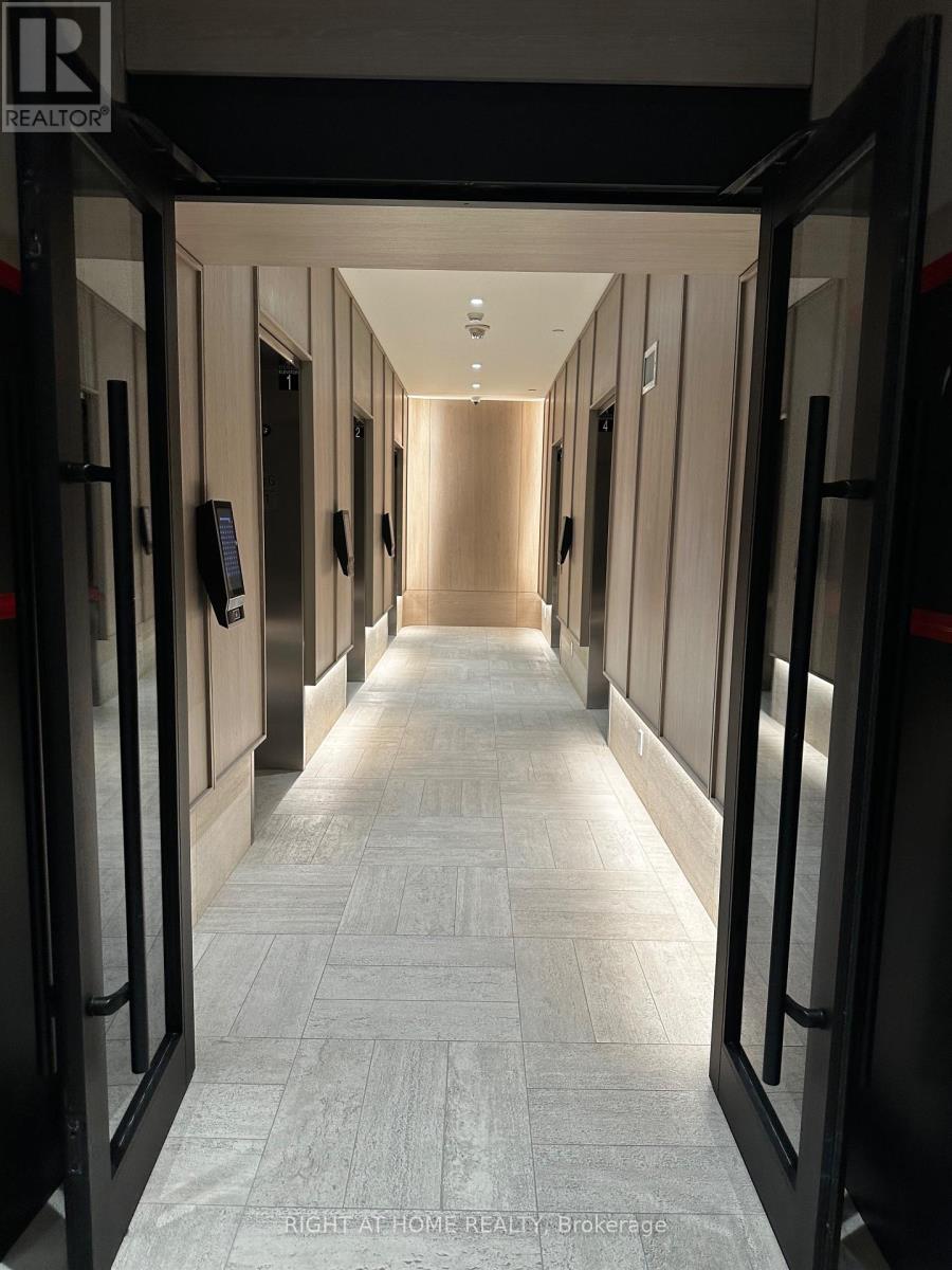 4211 - 4015 The Exchange, Mississauga, Ontario  L5B 0N9 - Photo 34 - W12577360