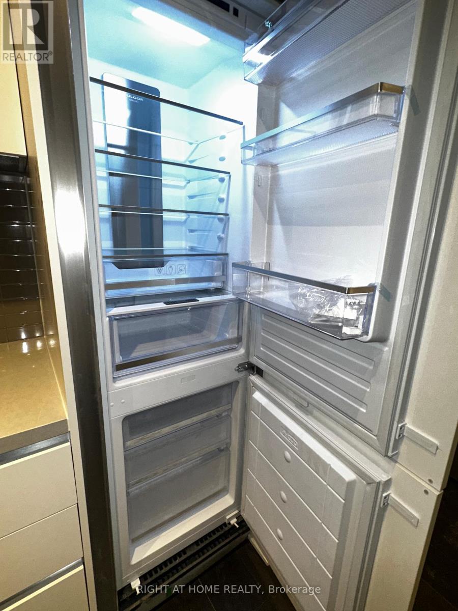 4211 - 4015 The Exchange, Mississauga, Ontario  L5B 0N9 - Photo 29 - W12577360