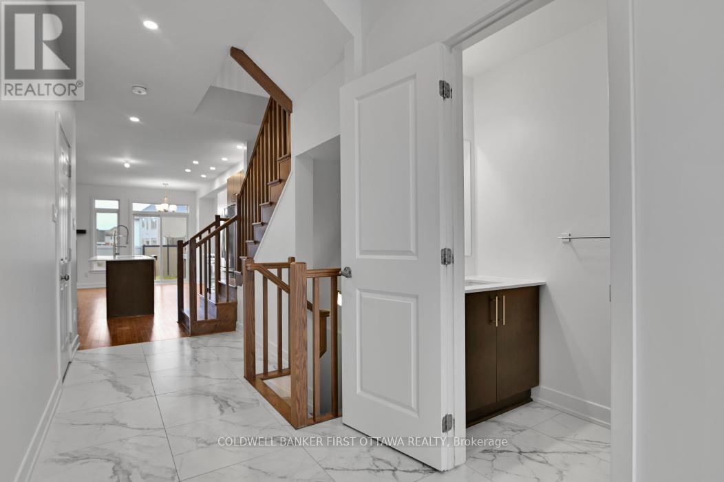 2305 Goldhawk Drive, Ottawa, Ontario K2S 1B6 - Photo 7 - X12580502