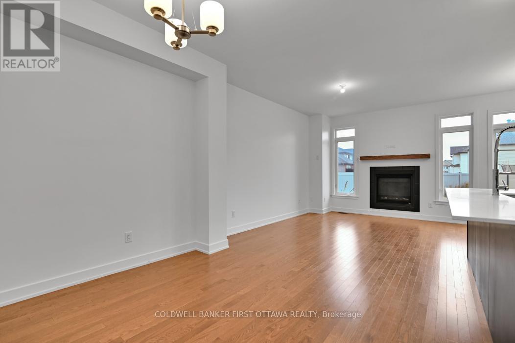 2305 Goldhawk Drive, Ottawa, Ontario K2S 1B6 - Photo 9 - X12580502