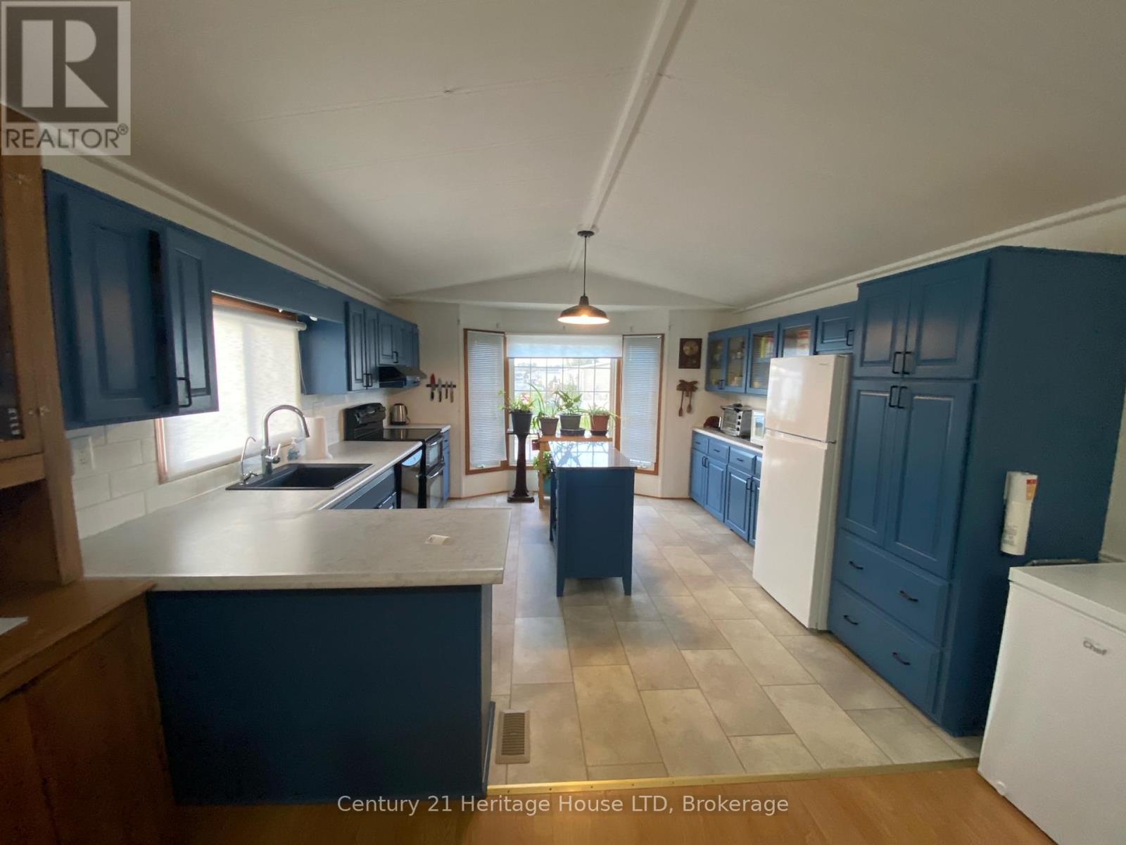 187 - 3033 Townline Road, Fort Erie, Ontario L0S 1S1 - Photo 6 - X12580504