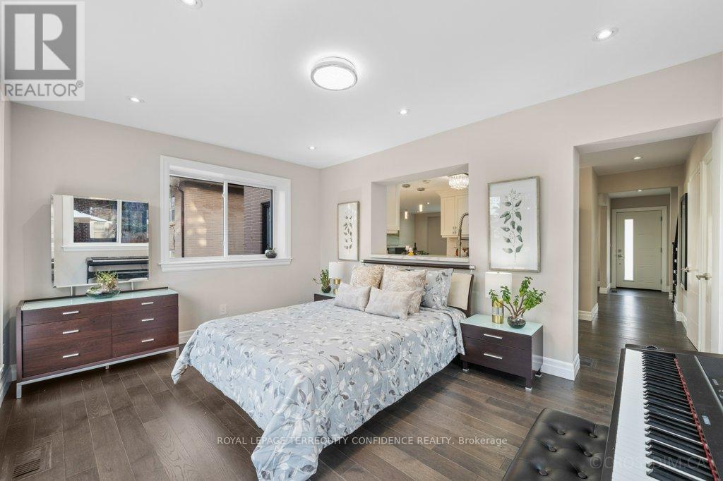 8 Glenelia Avenue, Toronto, Ontario M2M 2K7 - Photo 10 - C12580560