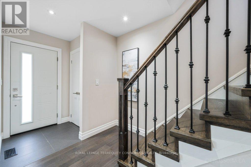 8 Glenelia Avenue, Toronto, Ontario M2M 2K7 - Photo 13 - C12580560