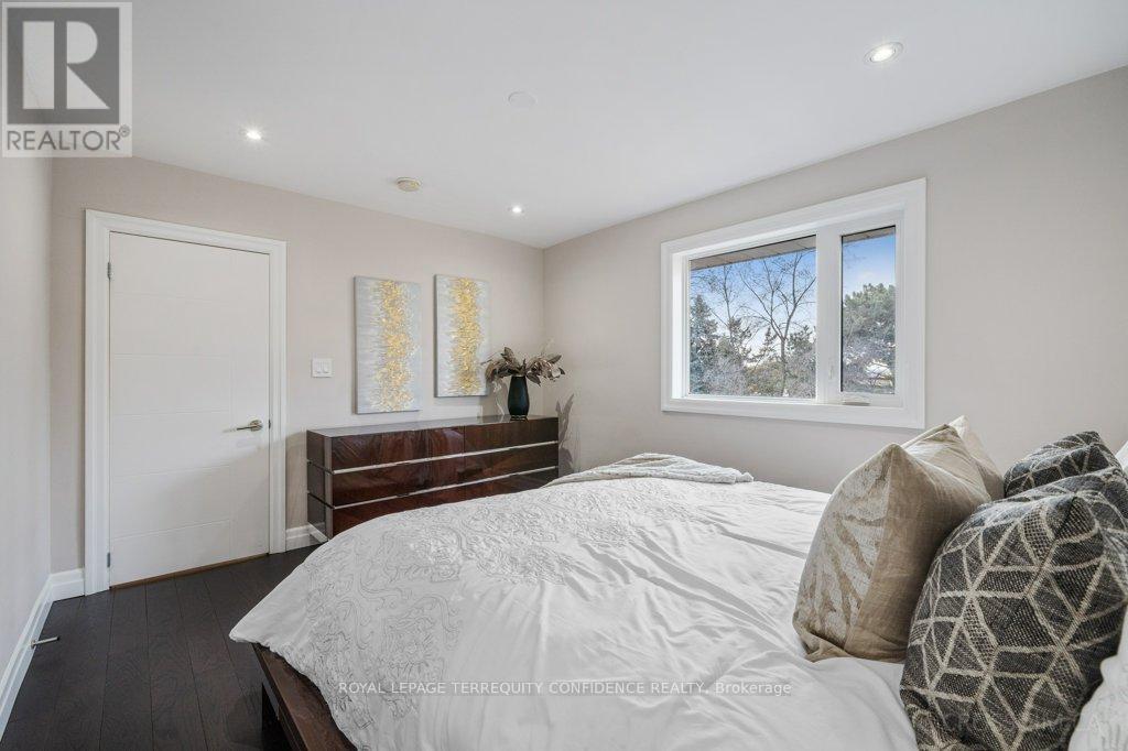 8 Glenelia Avenue, Toronto, Ontario M2M 2K7 - Photo 17 - C12580560