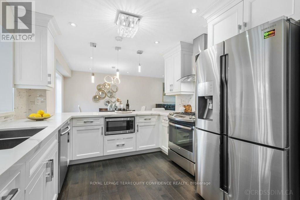 8 Glenelia Avenue, Toronto, Ontario M2M 2K7 - Photo 6 - C12580560