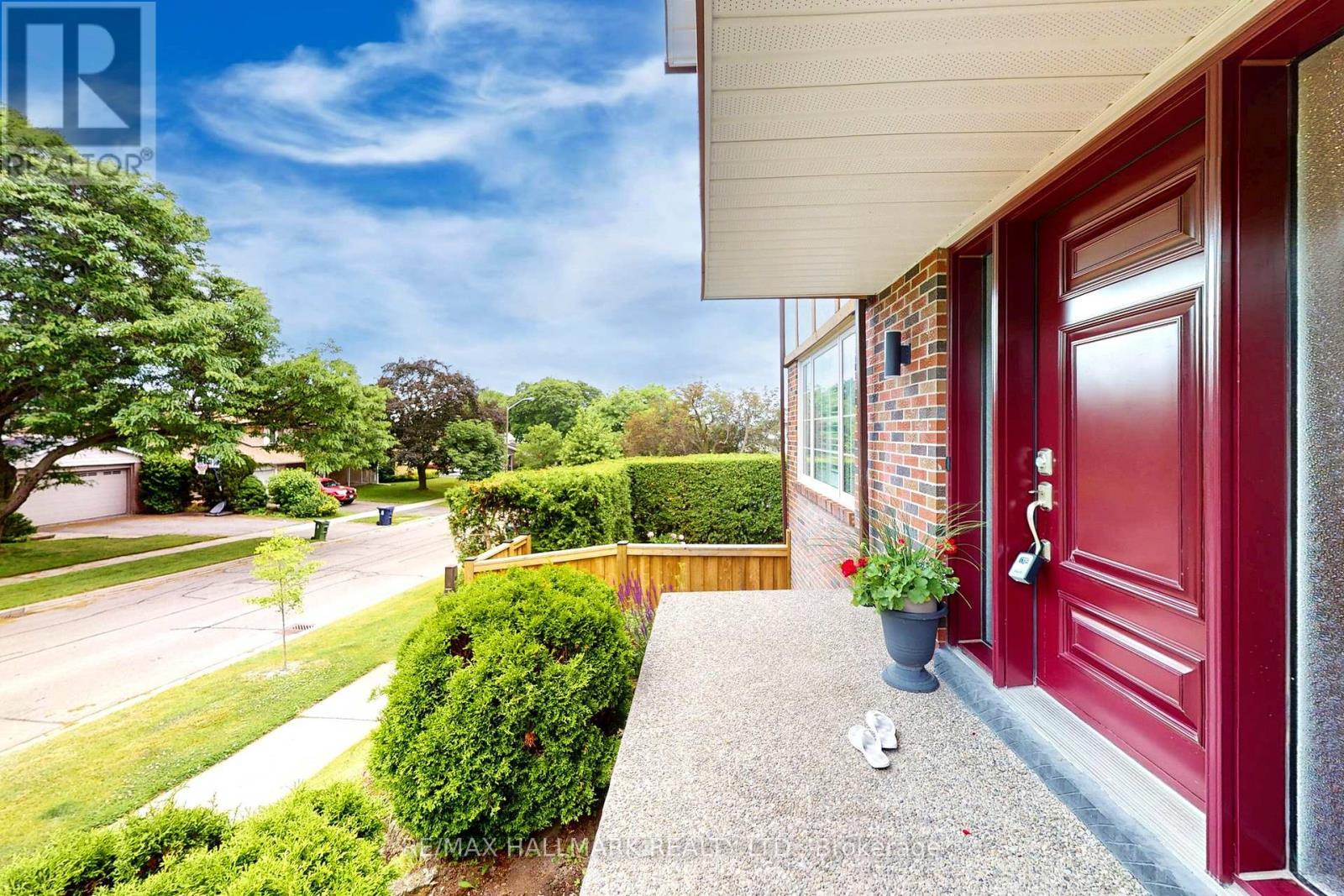 2 Butterfield Drive, Toronto, Ontario  M3A 2L8 - Photo 4 - C12578716