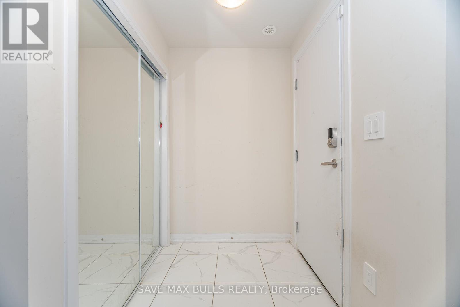 119 - 1589 Rose Way, Milton, Ontario  L9E 1N4 - Photo 8 - W12564220