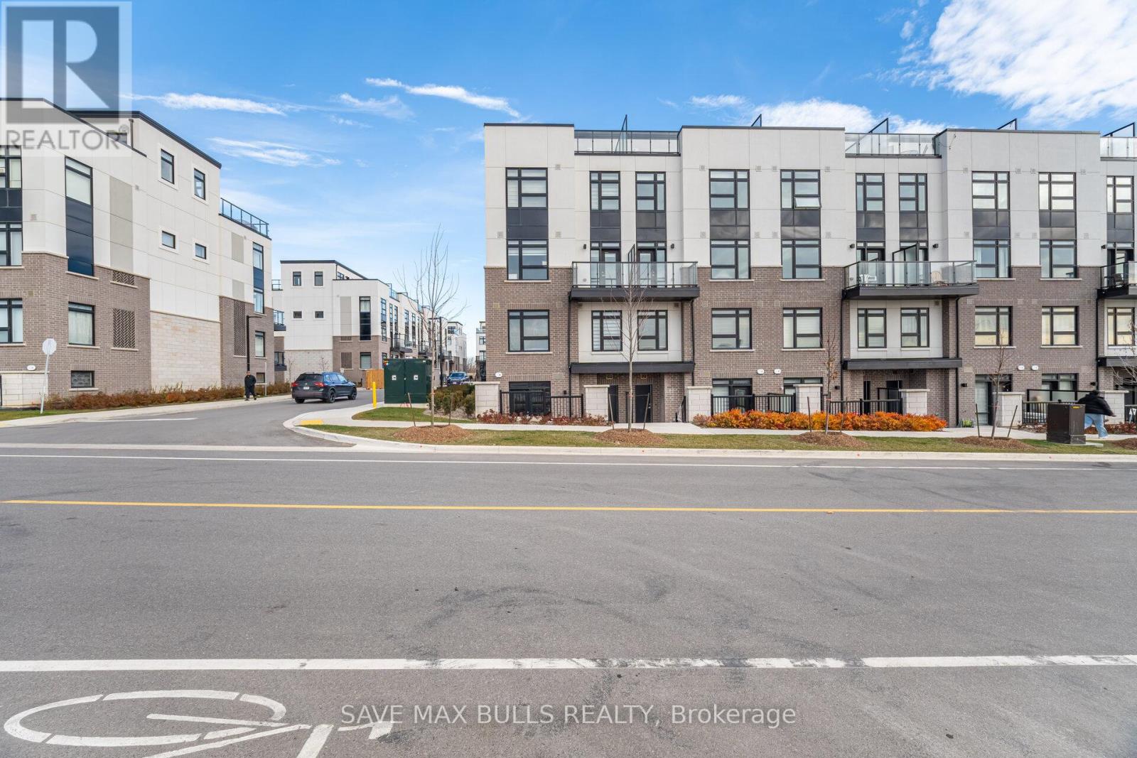 119 - 1589 Rose Way, Milton, Ontario  L9E 1N4 - Photo 3 - W12564220