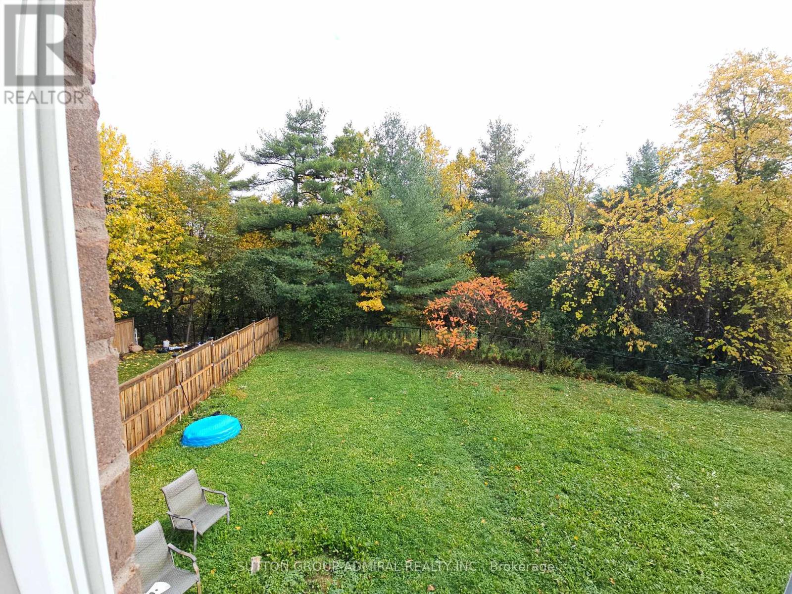 63 Collin Court, Richmond Hill, Ontario L4E 0X7 - Photo 2 - N12580512