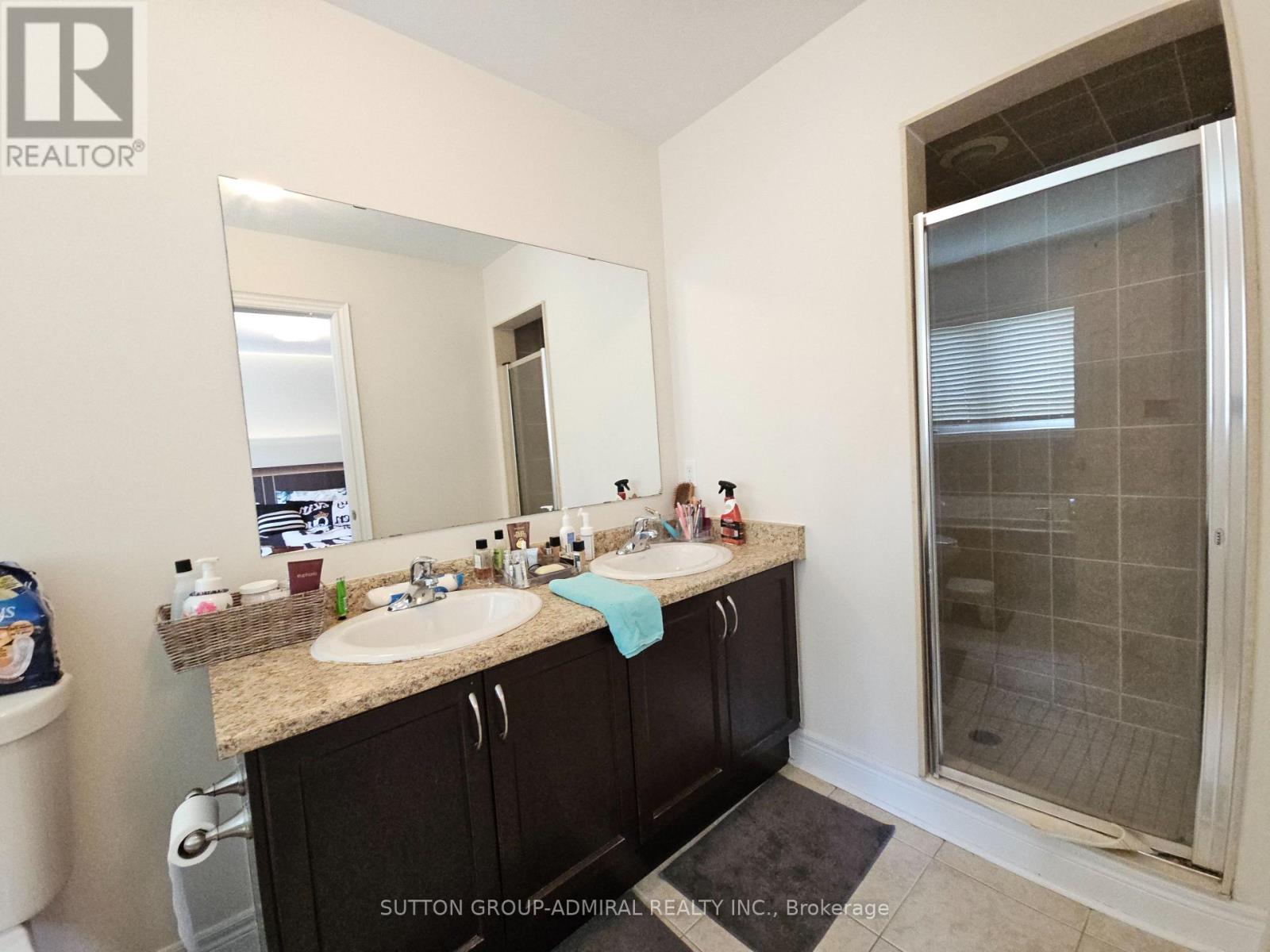 63 Collin Court, Richmond Hill, Ontario L4E 0X7 - Photo 23 - N12580512