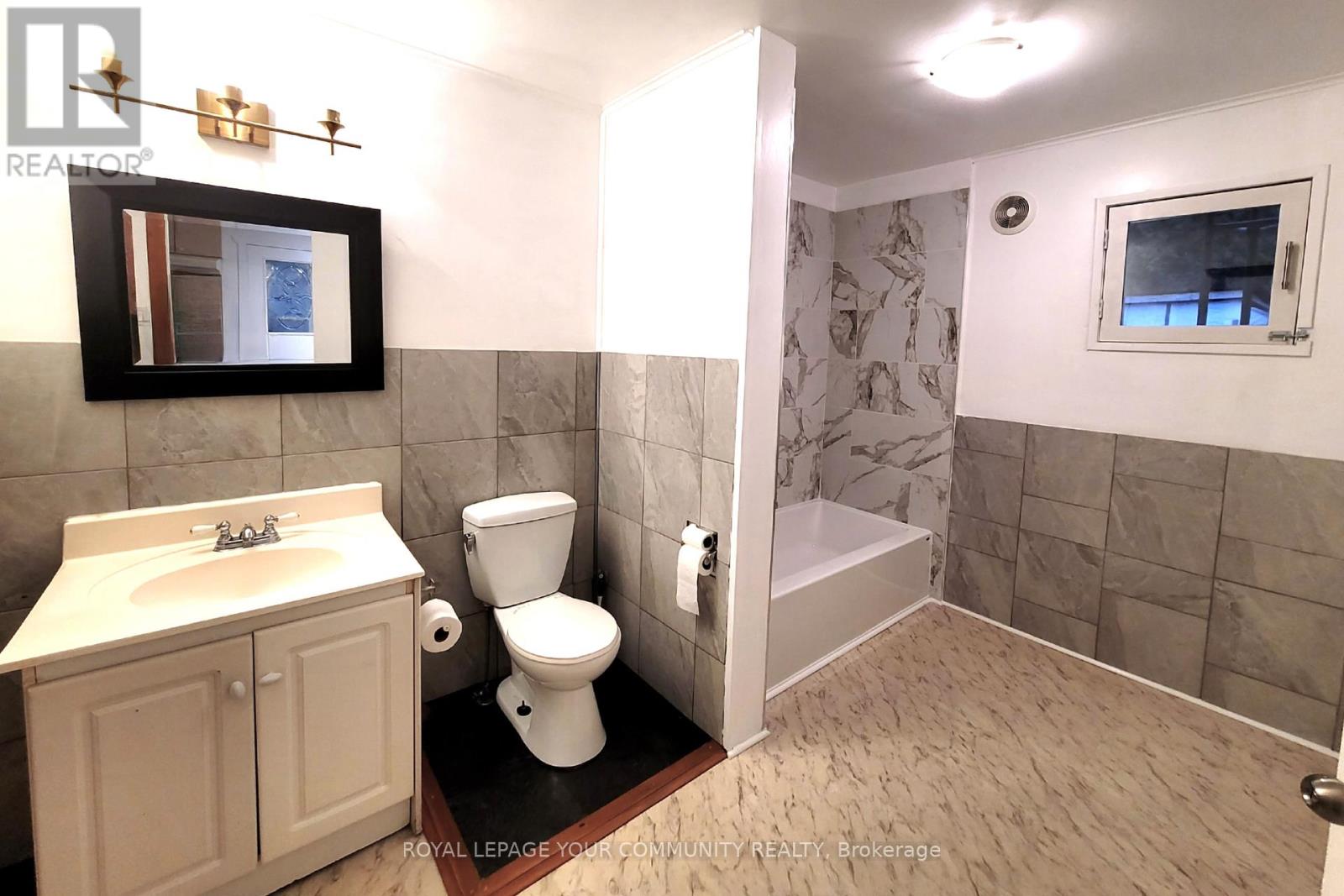 709 Roberts Road, Innisfil, Ontario L9S 2E4 - Photo 12 - N12580520