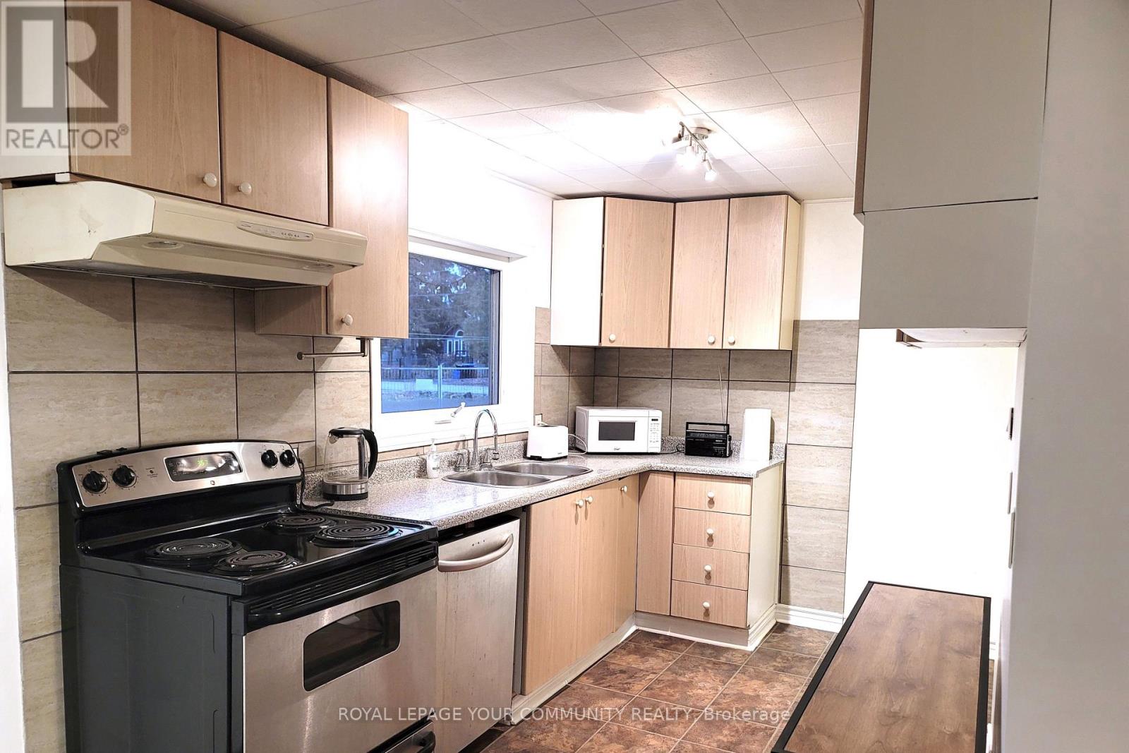 709 Roberts Road, Innisfil, Ontario L9S 2E4 - Photo 4 - N12580520