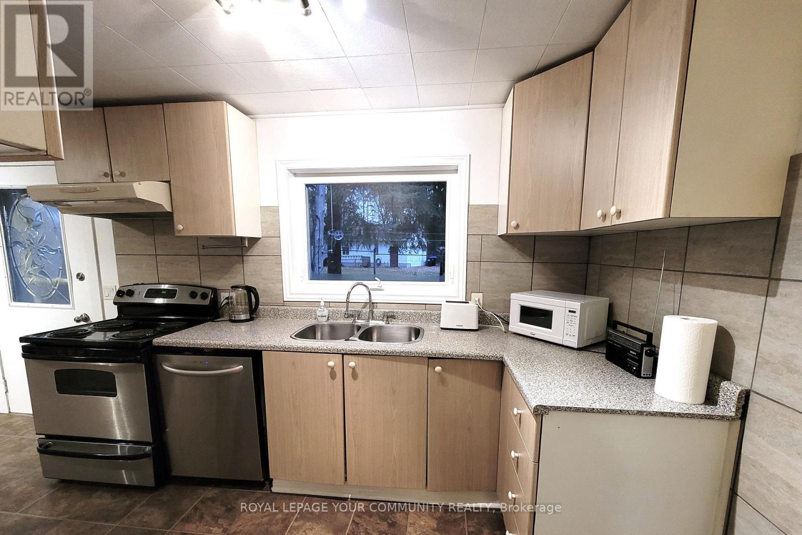 709 Roberts Road, Innisfil, Ontario L9S 2E4 - Photo 7 - N12580520