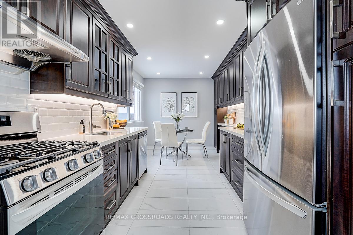 78 Fred Varley Drive, Markham, Ontario  L3R 1S7 - Photo 14 - N12580532