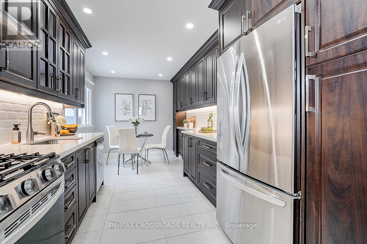 78 Fred Varley Drive, Markham, Ontario  L3R 1S7 - Photo 16 - N12580532