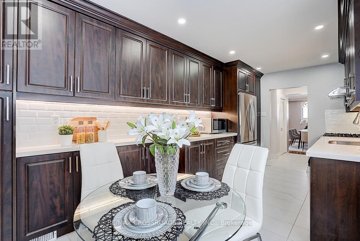 78 Fred Varley Drive, Markham, Ontario  L3R 1S7 - Photo 19 - N12580532