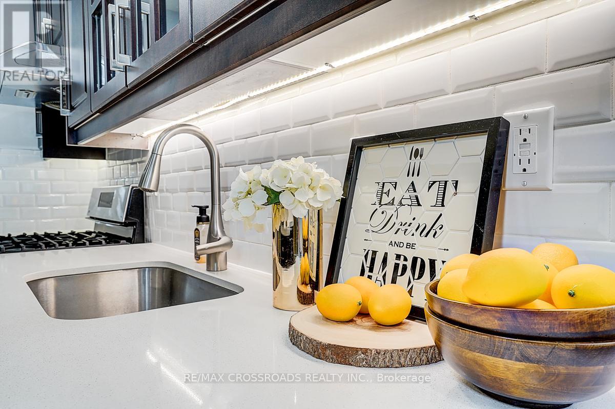 78 Fred Varley Drive, Markham, Ontario  L3R 1S7 - Photo 20 - N12580532