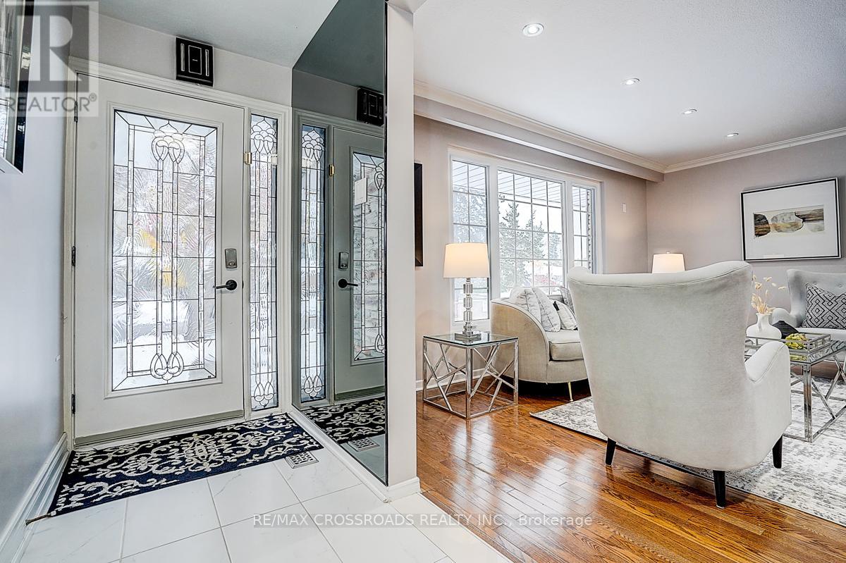 78 Fred Varley Drive, Markham, Ontario  L3R 1S7 - Photo 5 - N12580532