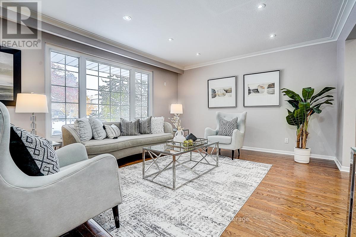 78 Fred Varley Drive, Markham, Ontario  L3R 1S7 - Photo 6 - N12580532