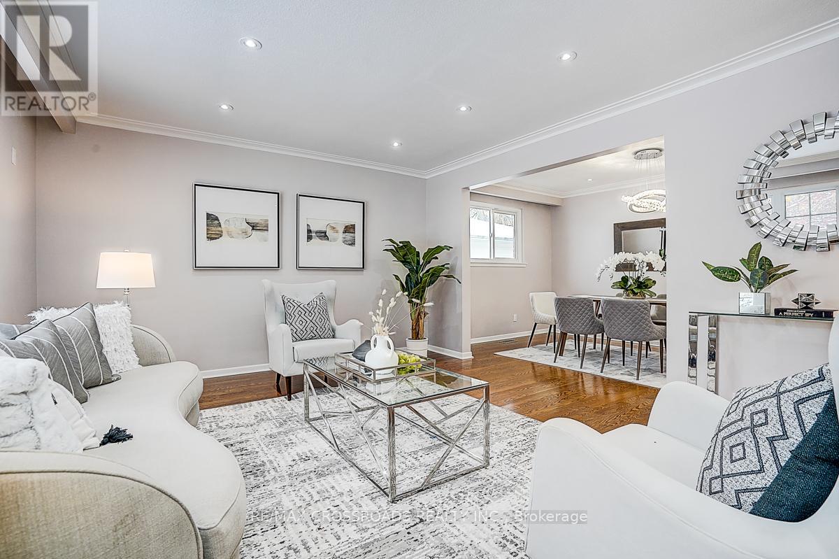 78 Fred Varley Drive, Markham, Ontario  L3R 1S7 - Photo 7 - N12580532