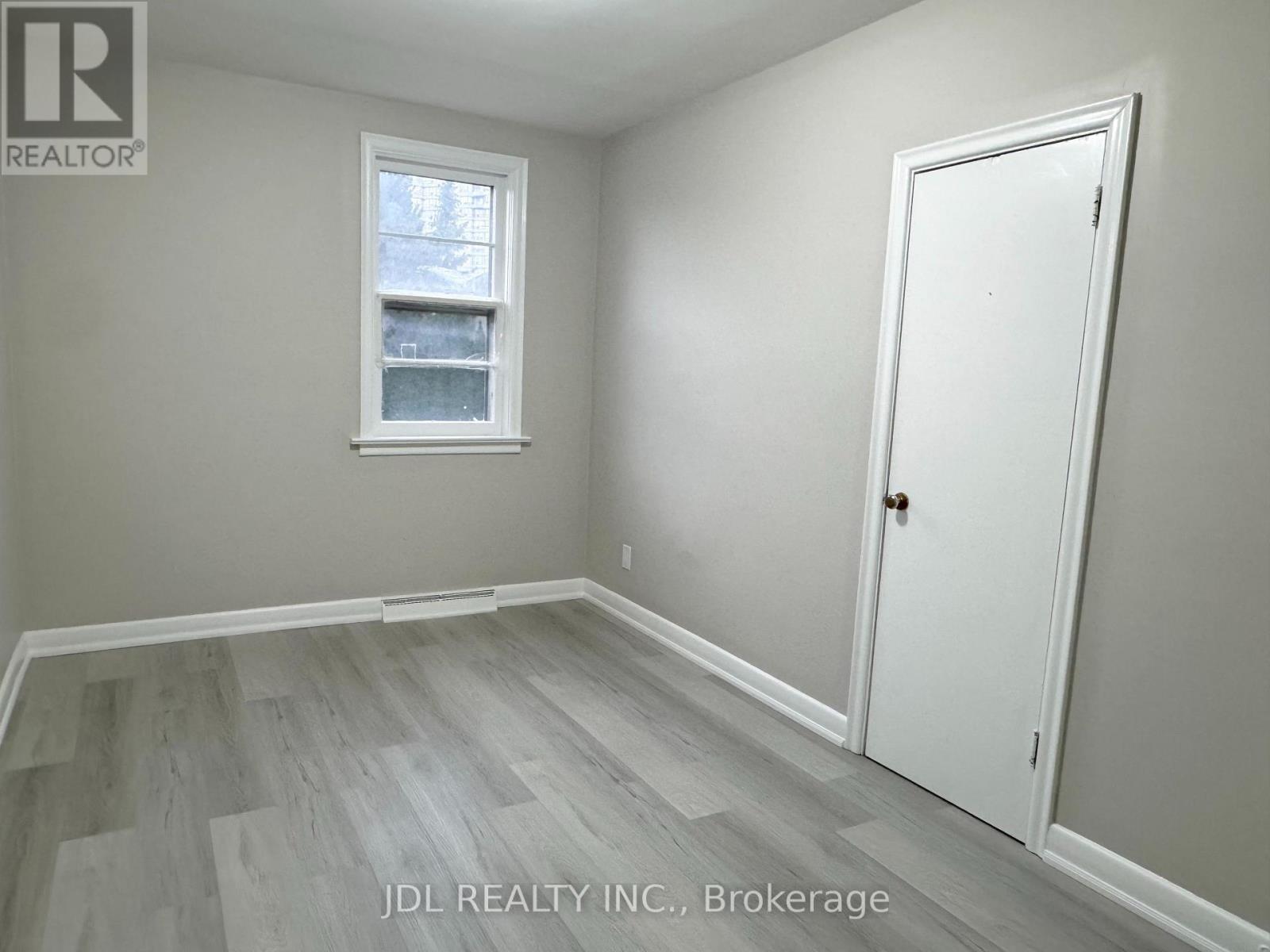 229 Crestwood Road, Vaughan, Ontario  L4J 1A8 - Photo 11 - N12580556