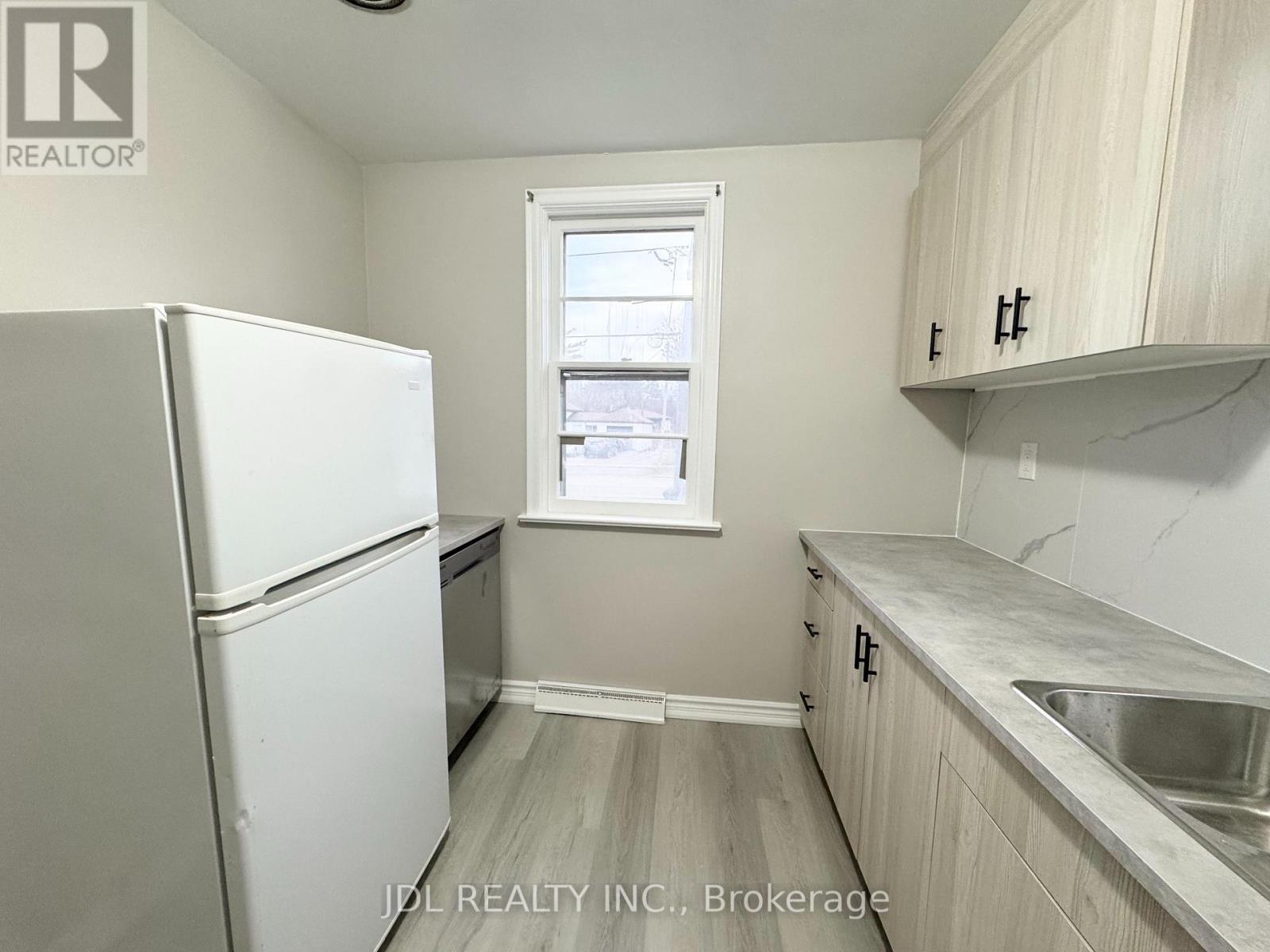 229 Crestwood Road, Vaughan, Ontario  L4J 1A8 - Photo 5 - N12580556