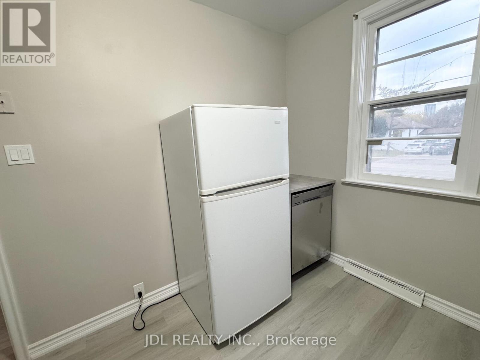 229 Crestwood Road, Vaughan, Ontario  L4J 1A8 - Photo 6 - N12580556