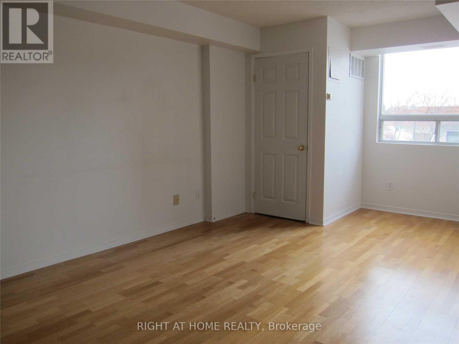 208 - 32 Tannery Street, Mississauga, Ontario  L5M 6T6 - Photo 2 - W12577306