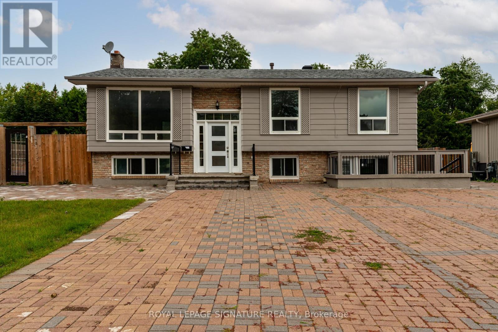 LOWER - 235 CEDAR CRESCENT, Barrie, Ontario