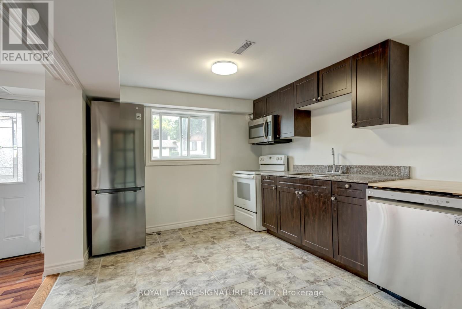 Lower - 235 Cedar Crescent, Barrie, Ontario  L4N 4A6 - Photo 7 - S12580498