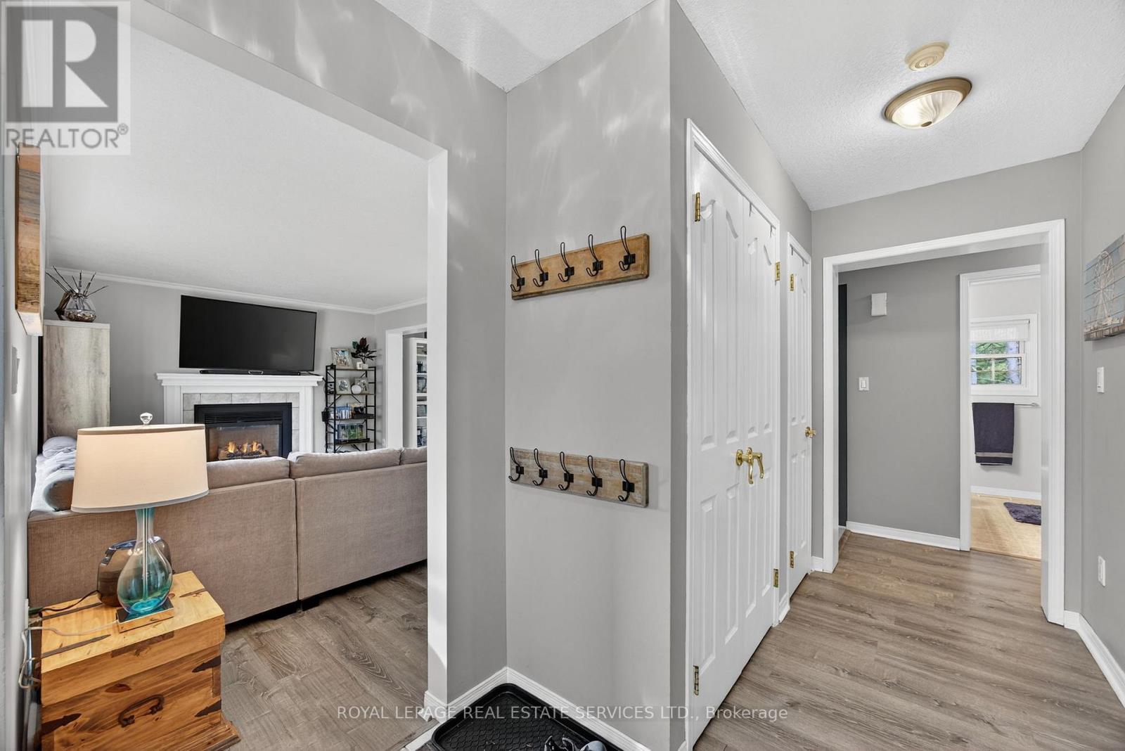 24 Topaz Street, Wasaga Beach, Ontario L9Z 1X7 - Photo 3 - S12580524