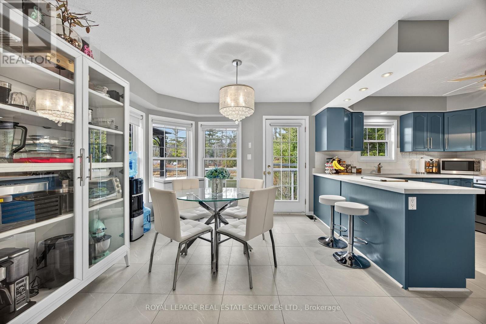 24 Topaz Street, Wasaga Beach, Ontario L9Z 1X7 - Photo 8 - S12580524