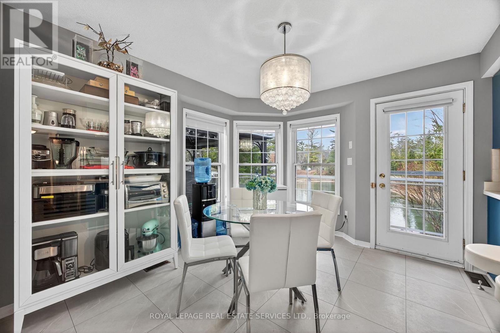 24 Topaz Street, Wasaga Beach, Ontario L9Z 1X7 - Photo 9 - S12580524