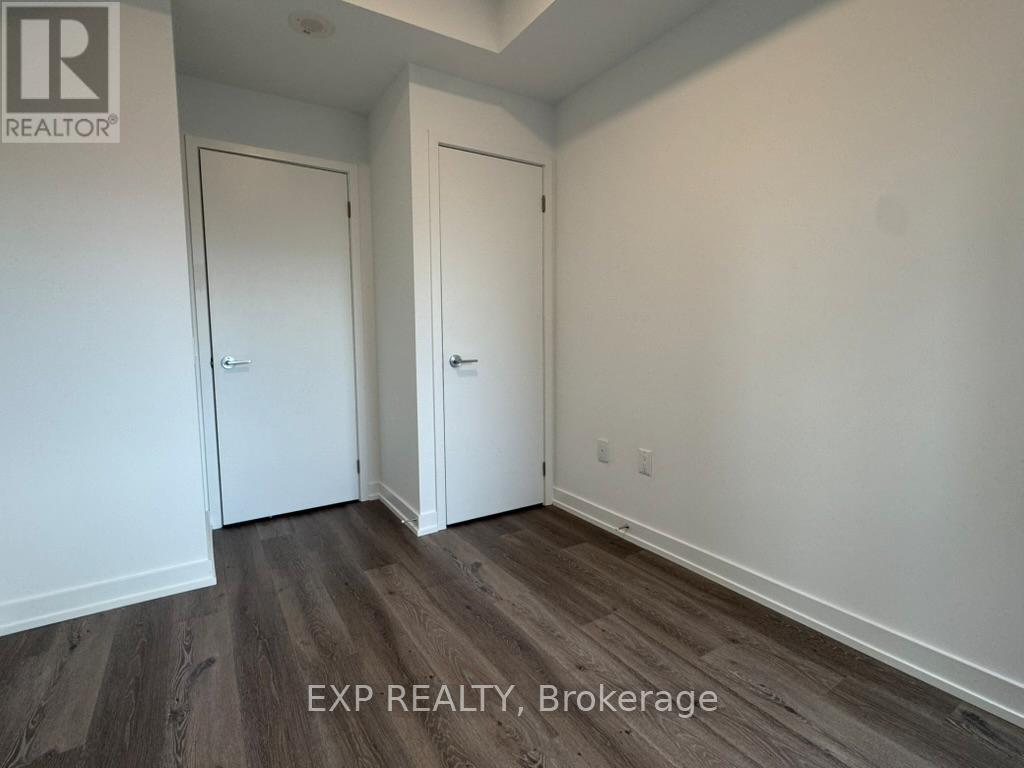 2105 - 395 Square One Drive, Mississauga, Ontario L5B 0P6 - Photo 12 - W12580506