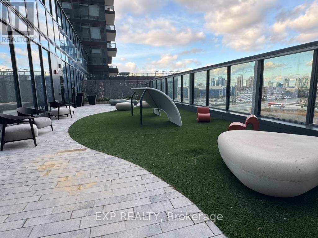 2105 - 395 Square One Drive, Mississauga, Ontario L5B 0P6 - Photo 23 - W12580506