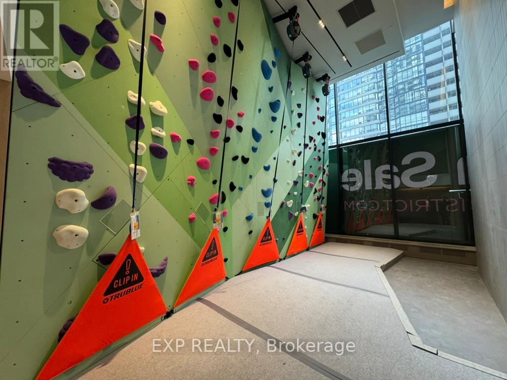 2105 - 395 Square One Drive, Mississauga, Ontario L5B 0P6 - Photo 26 - W12580506