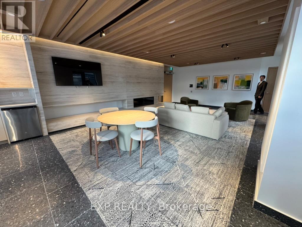 2105 - 395 Square One Drive, Mississauga, Ontario L5B 0P6 - Photo 30 - W12580506