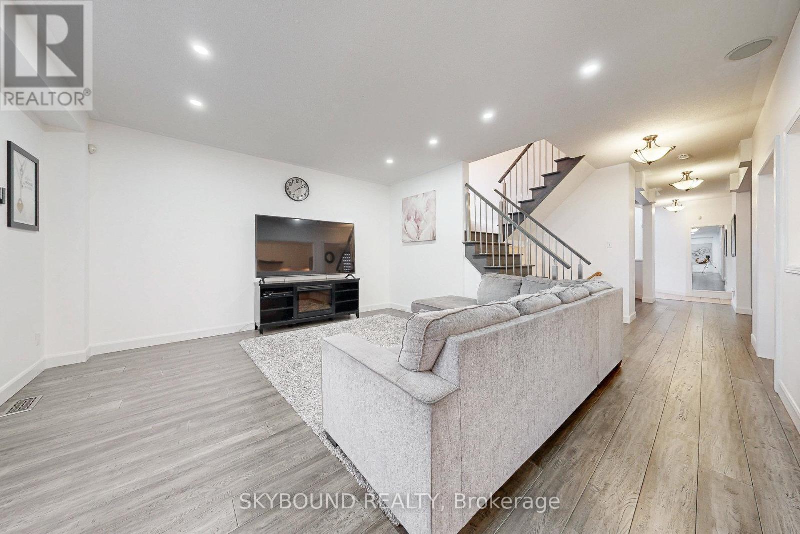 26 Bushberry Road, Brampton, Ontario L7A 1L3 - Photo 19 - W12580522