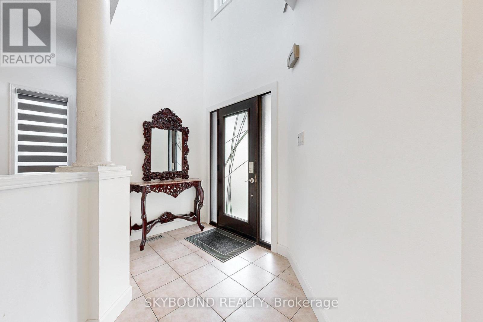 26 Bushberry Road, Brampton, Ontario L7A 1L3 - Photo 4 - W12580522