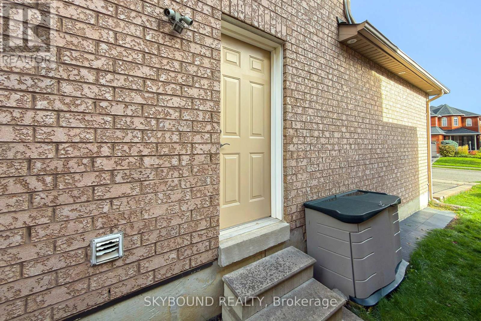 26 Bushberry Road, Brampton, Ontario L7A 1L3 - Photo 47 - W12580522