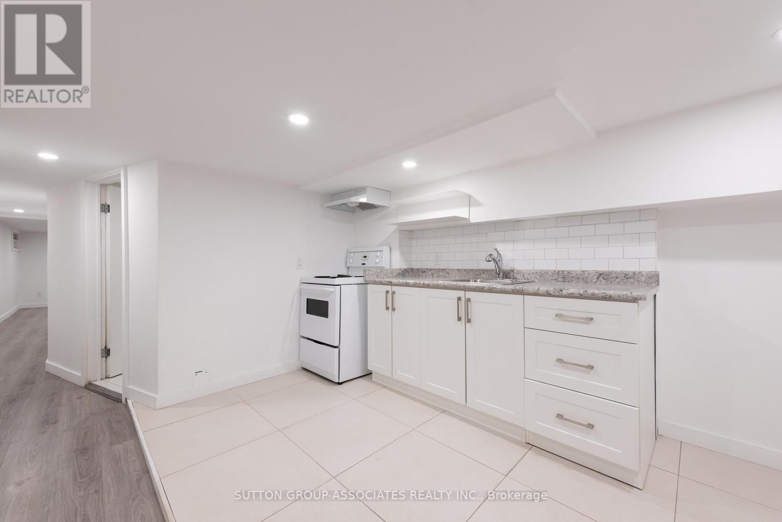 148 Boon Avenue, Toronto, Ontario  M6E 3Z5 - Photo 28 - W12580540