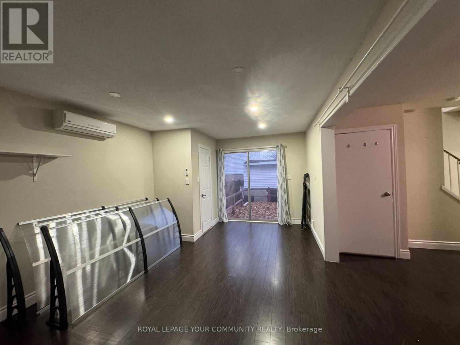 24 Grand River Court, Brampton, Ontario L6S 2J8 - Photo 6 - W12580550